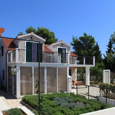 Daire Julia Milna (Brac)